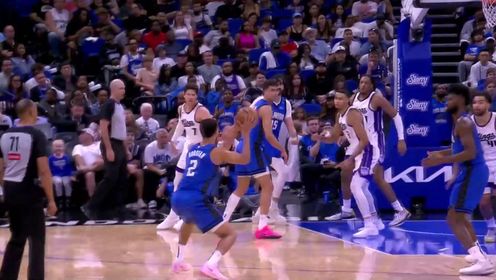 《NBA全场集锦》比塔泽突破分球找队友 休斯坦三分弹道精准实施打击
