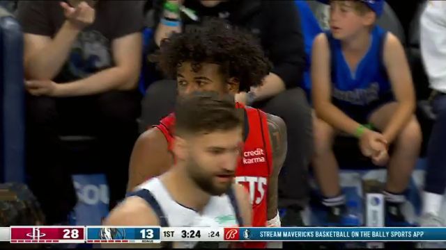 NBA常规赛：火箭vs独行侠第1节英文原声回放
