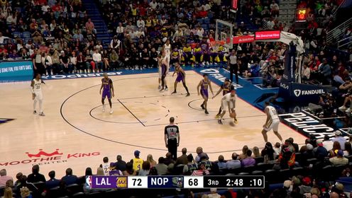 《NBA全场集锦》明修栈道暗度陈仓！杰米森假传真突杀进篮下轻取两分