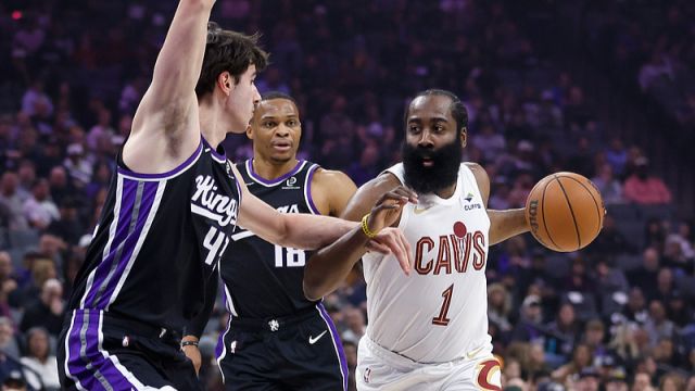 哈登vs国王集锦 新东家首秀贡献23+8可圈可点