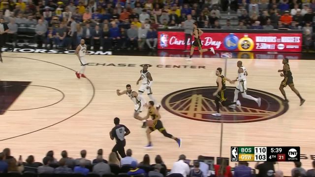 库里命中上篮 皓篮球：关键时刻！ 危难时刻还得看库里啊