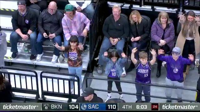 NBA常规赛：篮网vs国王第4节英文原声回放