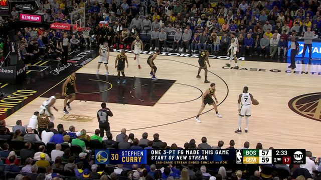 一展腰腹力量 布朗空中扭转身姿妖娆上篮打成2+1！