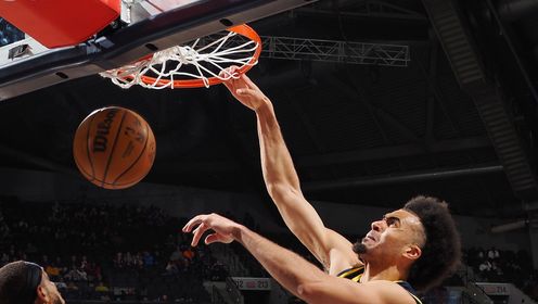 《TOP时刻》【原声】11日NBA十佳球 萨博尼斯施展单手炸裂隔扣 恩沃拉战斧隔扣惊呆众人