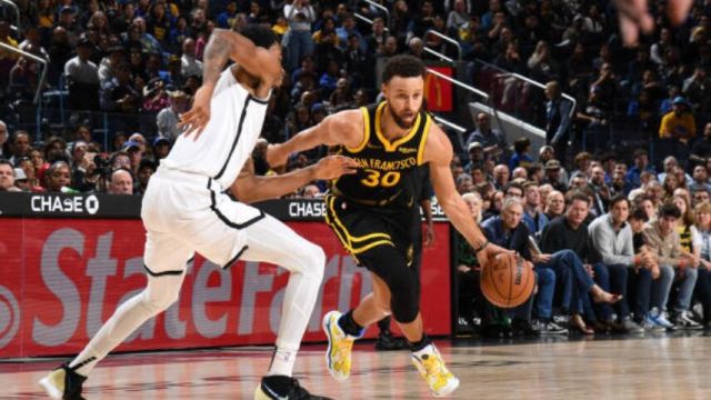 超级巨星的恐怖调整能力 库里末节7投全中独揽16分