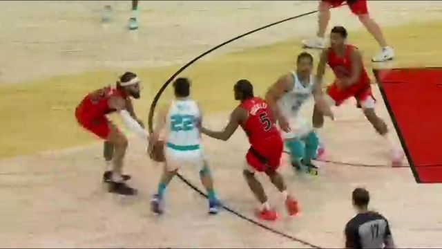 决胜时刻出失误 特伦特生断米西奇拿下关键两分盖棺定论