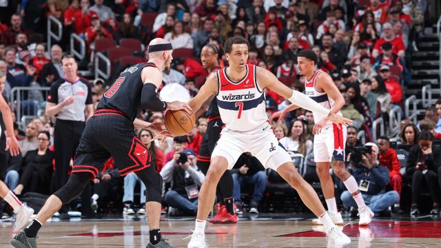 奇才107-105公牛 德罗赞错失绝杀奇才反客为主险胜对手
