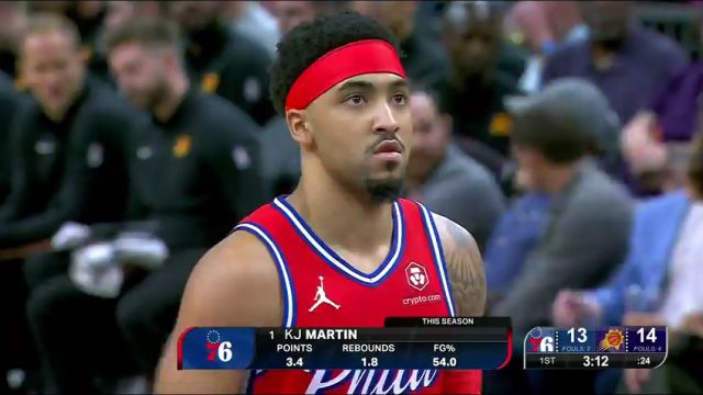NBA常规赛：76人vs太阳第1节英文原声回放