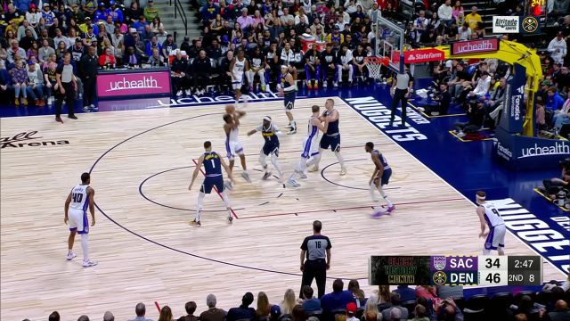 个人单打教科书！福克斯无视防守后仰跳投稳稳命中