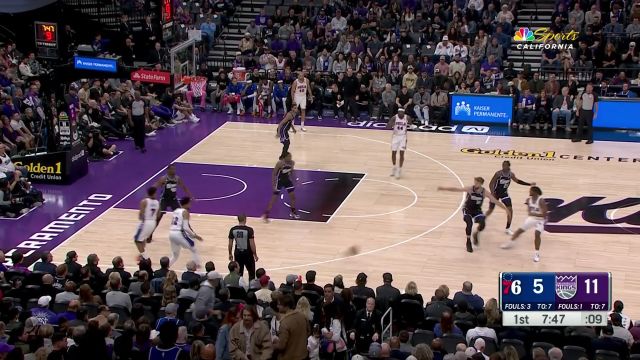 年轻无极限 福克斯抢断反击快速转换令人应接不暇