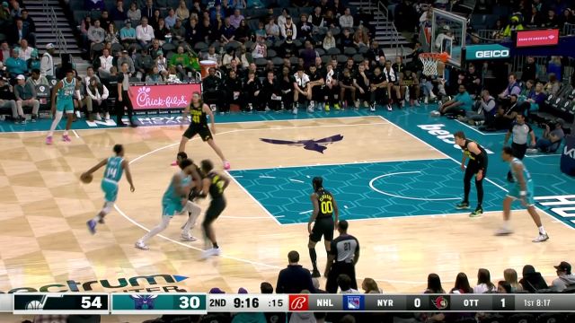 榜眼秀上演神级操作 米勒空中把弓拉满隔扣凯斯勒