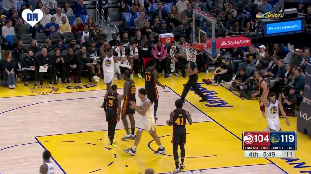 对于内外开花的最好诠释 库里突破上篮+不讲理三分球连得5分