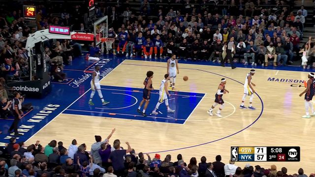 大号三分临危救主 布伦森外线开火稳稳命中