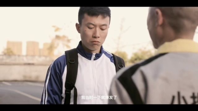 我的父亲是修车工人,几十年来靠他的辛勤劳动哺育着我们的家!父爱如山!向天下的父亲致敬! 父亲