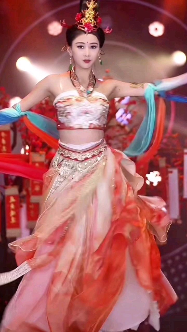 看呆了!恒大歌舞团美女舞蹈惊艳绝伦!