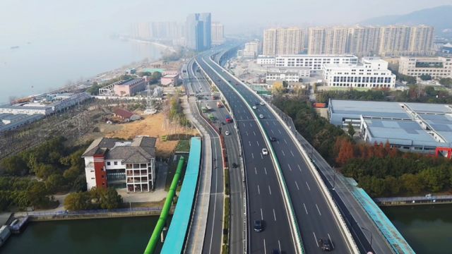 浙江杭州,娃哈哈新总部大楼所在地萧山区,上午10点56分真实现状