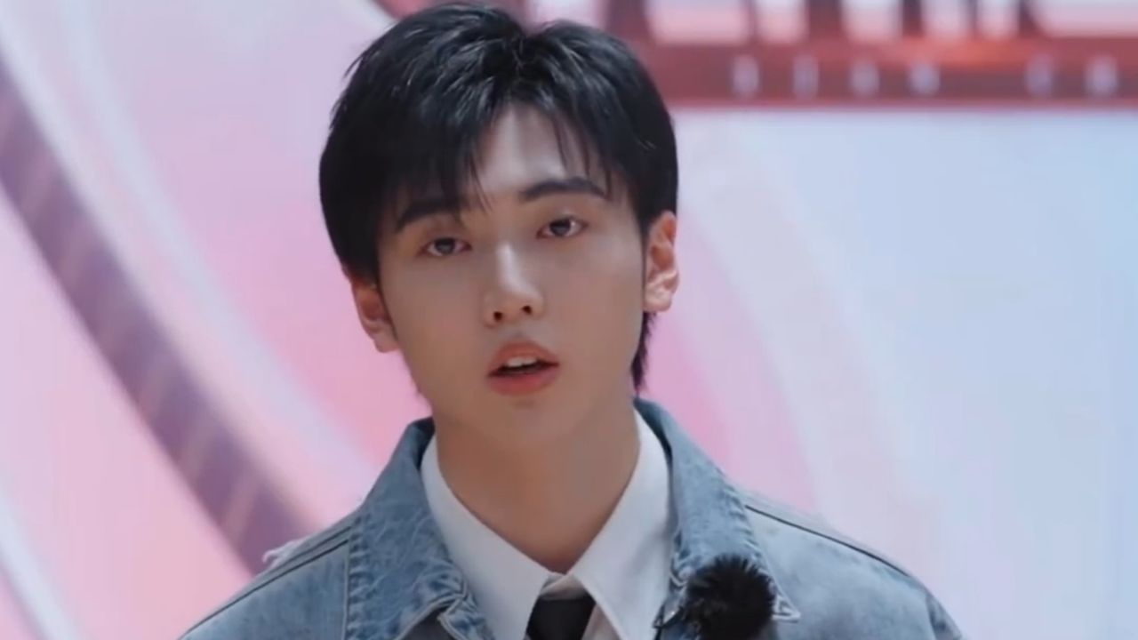 焉栩嘉首次回应恋情绯闻,疑与张子枫分手,被宁静提问后表情慌乱