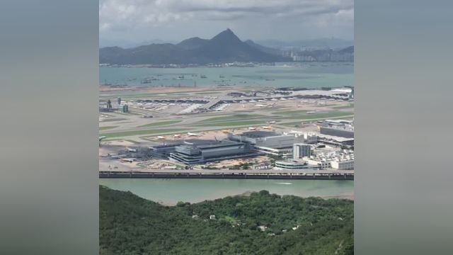 香港运物局局长:香港机场三跑道系统有望在年底投入运作