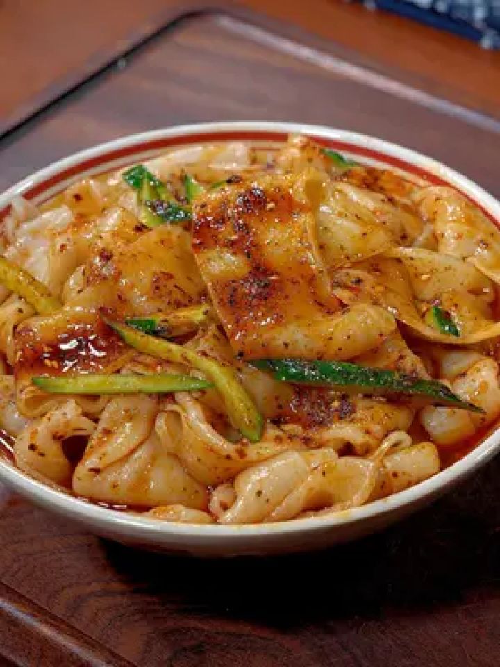 汉中热米皮#美食 #这一碗好过瘾