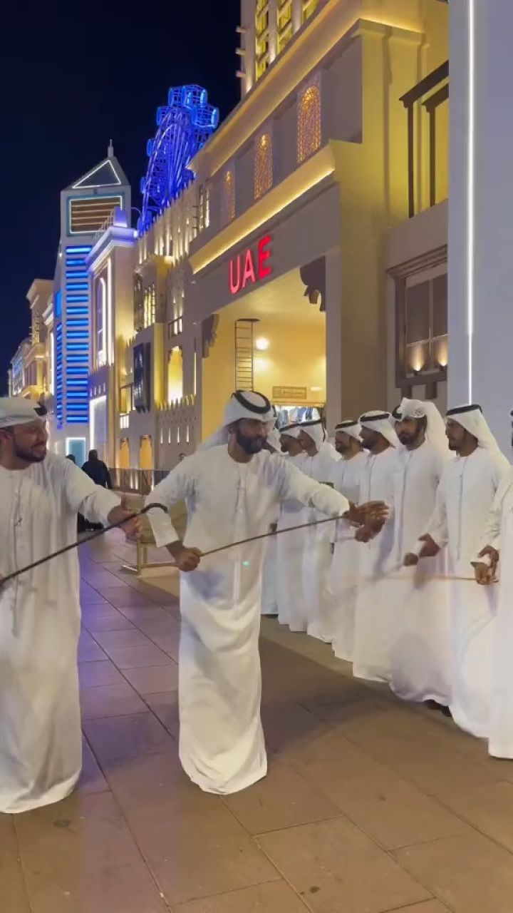 舞的很简单很快乐的棍子舞