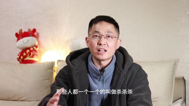 陈桂林被捅一刀之所以不死,电影中有3处铺垫.