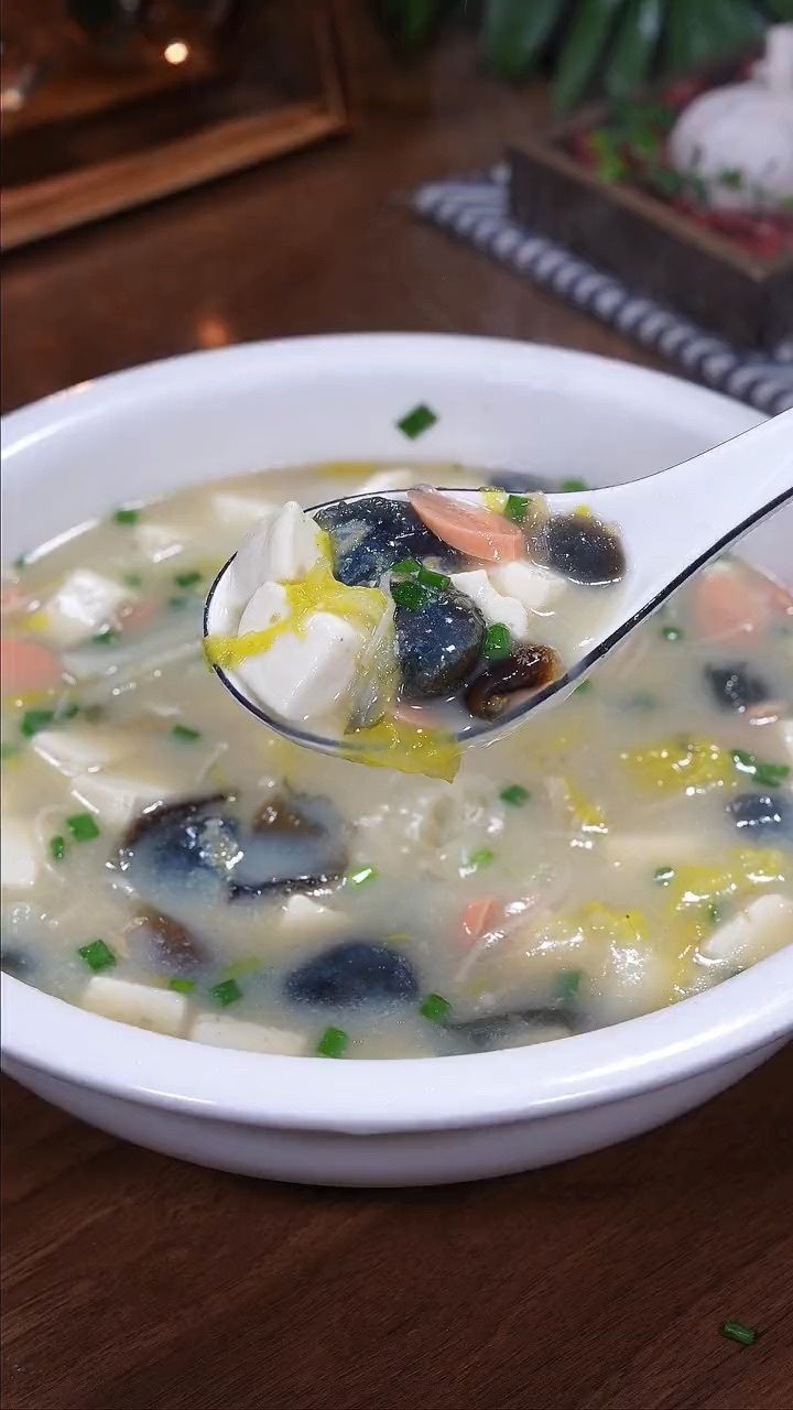 皮蛋豆腐汤这样做,味道真的绝绝子!真的太好喝了