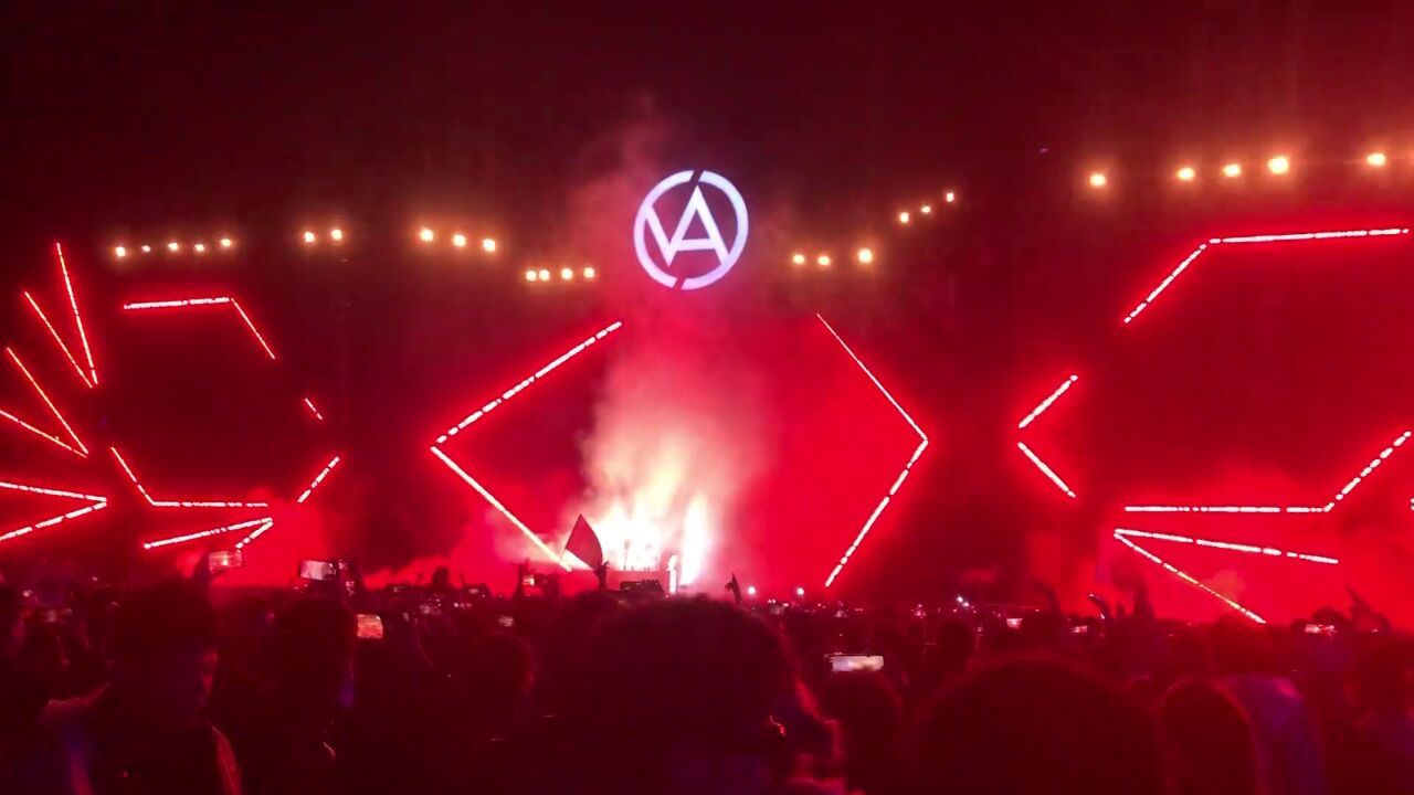 vac电音节上被种草了,好硬,好喜欢!