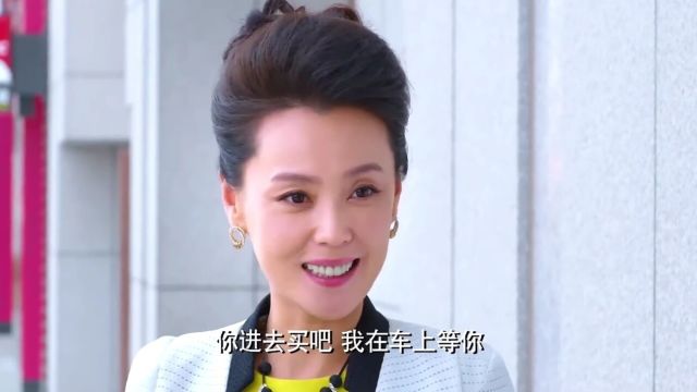 富婆醉酒后找不到家,被司机拉到了出租屋,富婆酒醒后竟不想走了