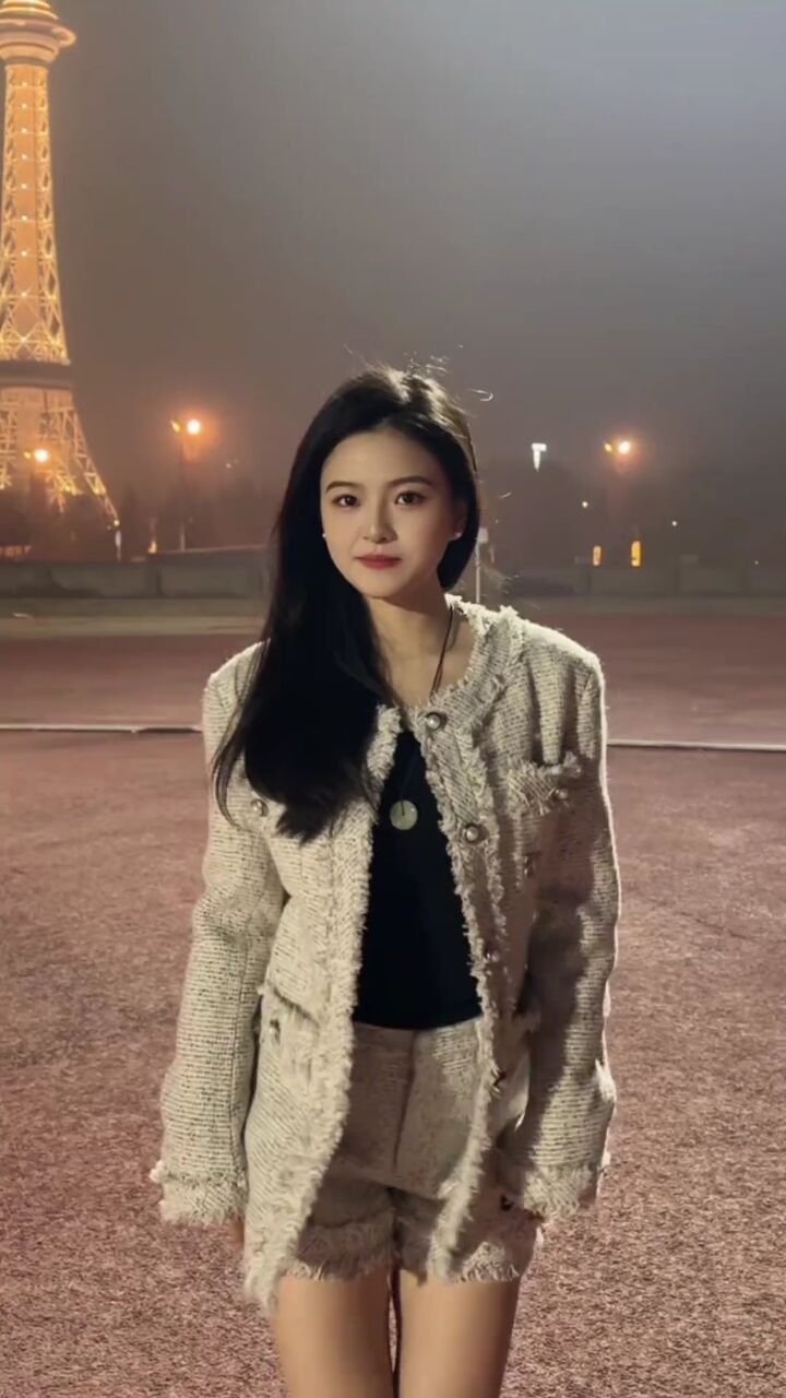 记得开心#甜妹 #女大学生 #丝滑小连招 #运动女孩 #笨蛋美女