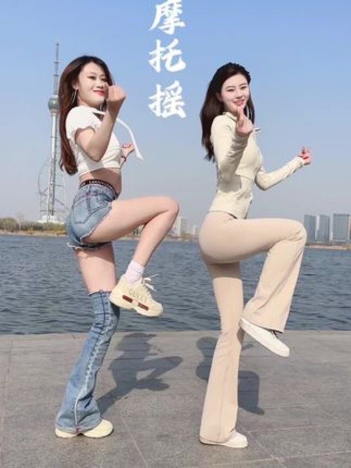 云南摩托舞又来上分了 #小蛮腰扭起来 #魔性扭胯舞 boss