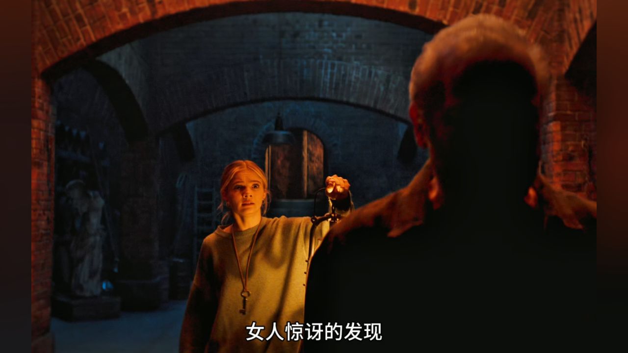 最新惊悚恐怖片《纸袋人》,他能让你见到过去的亲人
