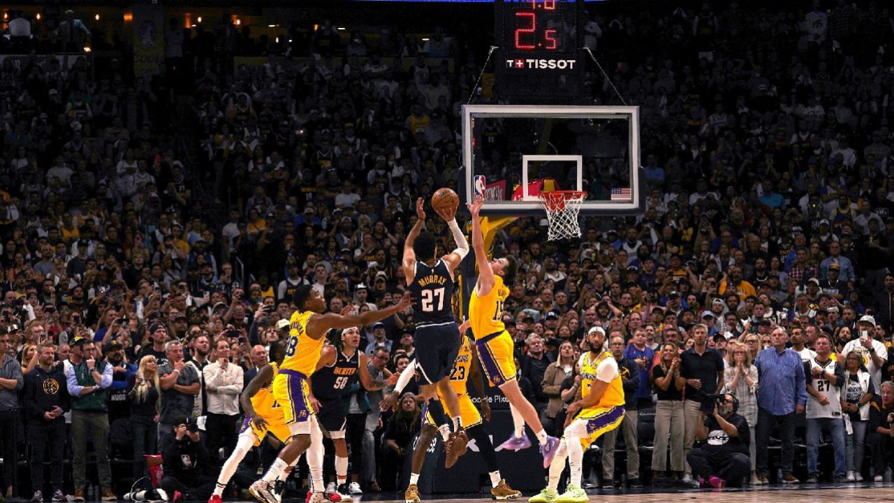 30十佳球:穆雷隔扣詹姆斯,窒息3.6秒绝杀湖人