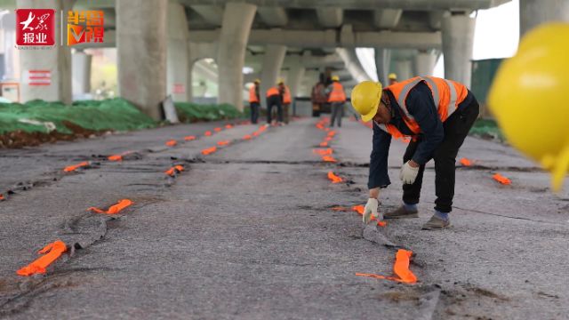 重庆高架路桥下建设“加速跑”,地面道路整体进度已完成20%