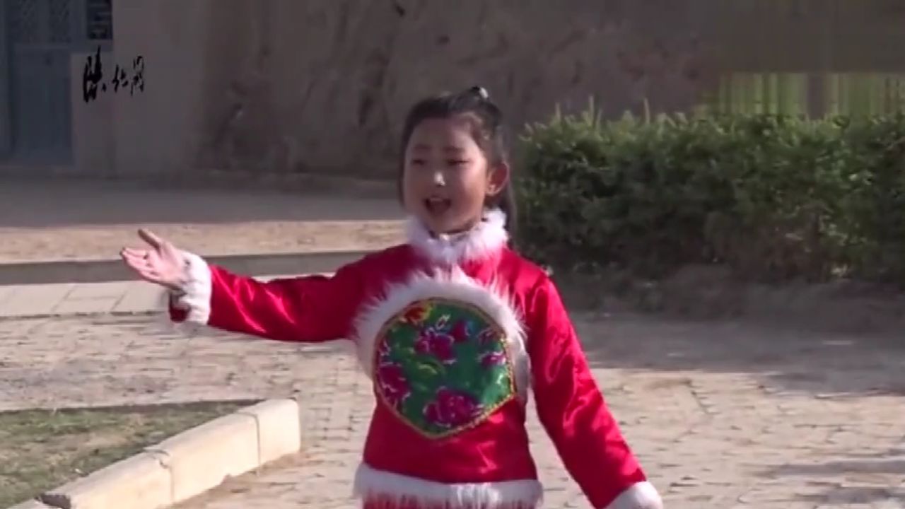 陕北小女孩唱民歌,不输王二妮!
