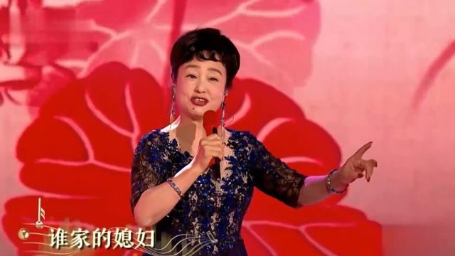 朱明瑛再唱春晚爆火歌曲《回娘家》,魅力动人,堪称时代记忆