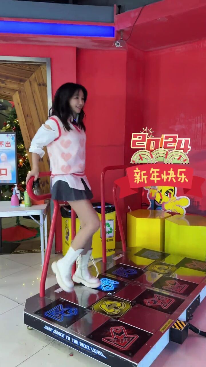 这按键真的很限制我走位 #拜年 #miss韩懿莹