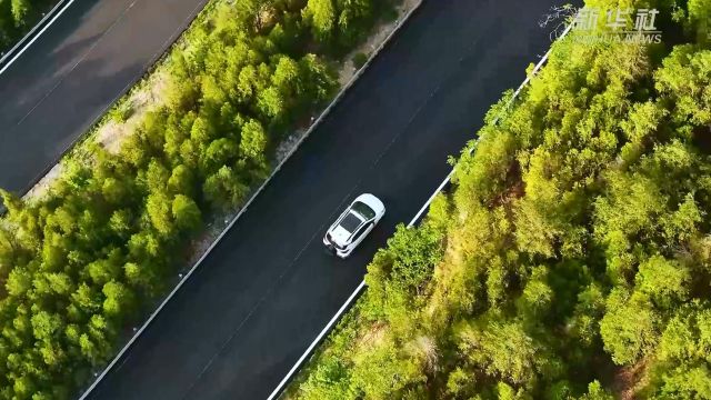 一条路 串一线风景 富一方百姓