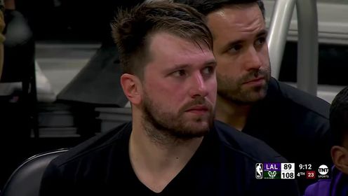 《密尔沃基雄鹿》【回放】NBA常规赛：湖人vs雄鹿第4节中文解说回放