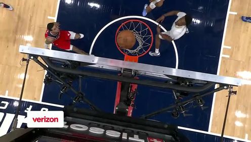《NBA全场集锦》涮了一圈还是入网 瓦兰助攻库兹马闪转腾挪反篮命中