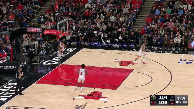 一丝空间就是他的绝妙良机 约基奇斯特劳瑟连中三分