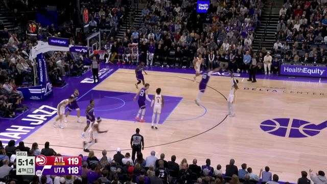 空配连线美如画！奥孔古篮下高高跃起空接暴扣得手