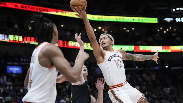 马刺106-121鹈鹕 鹈鹕7人得分上双送马刺14连败