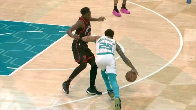 理查兹瞒天过海送妙传 华盛顿火箭升空送出双手暴扣