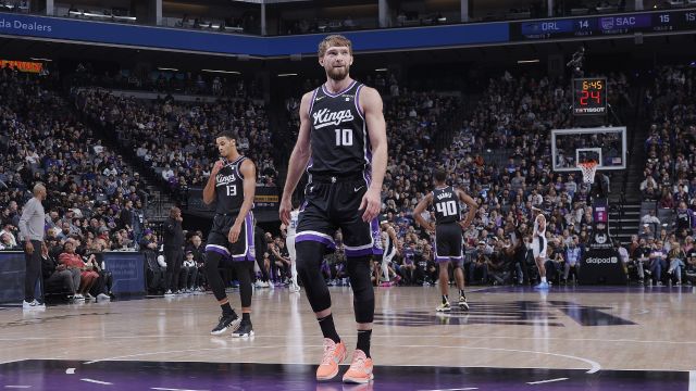 萨博尼斯vs魔术集锦 22+23+12大号三双助队取胜