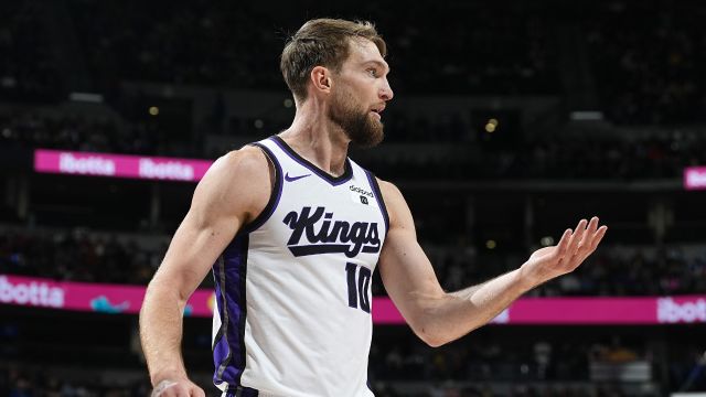 萨博尼斯vs掘金集锦 全场20+13+7攻传兼备串联全队