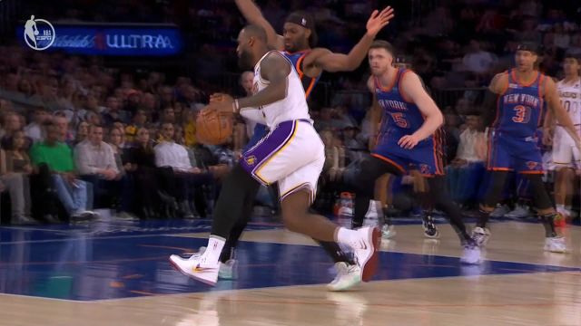 小伙子太年轻了！老詹一攻一防全面完爆阿丘瓦