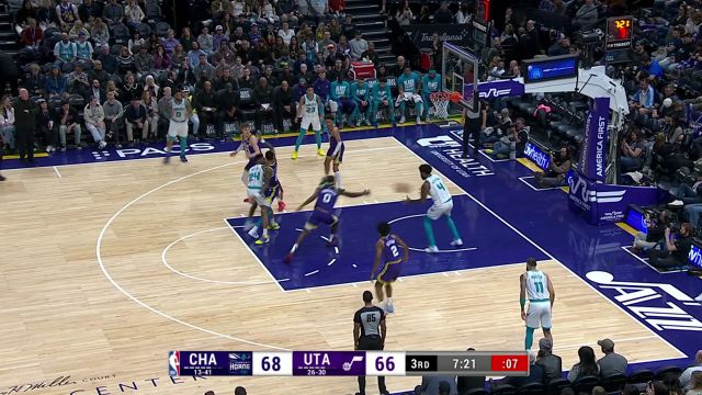 布兰登米勒出其不意送妙传 理查兹接球起飞隔人暴扣