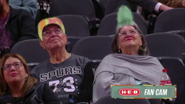 NBA常规赛：独行侠vs马刺英文原声全场回放