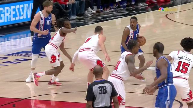 这是什么神仙球！福克斯高难度出手命中2+1