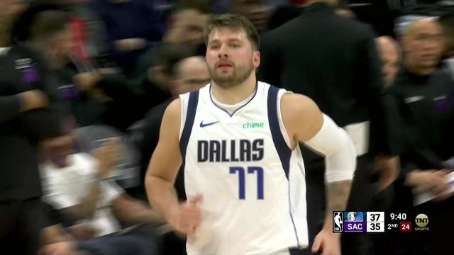 连珠炮轰炸防线 东契奇外线连中两记三分球洞穿网窝